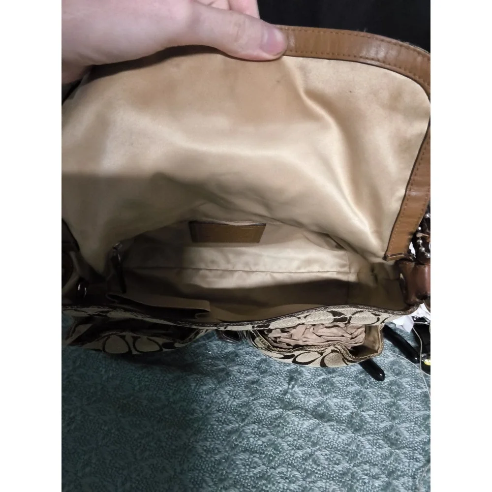 93.Coach Soho Signature shoulder bag